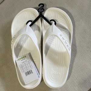 White Crocs Baya Flip W9 M7